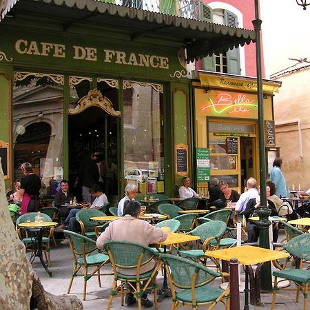 Studio De Charme Avec Sa Terrasse En Plein Coeur De Ville LʼIsle-sur-la-Sorgue Eksteriør bilde